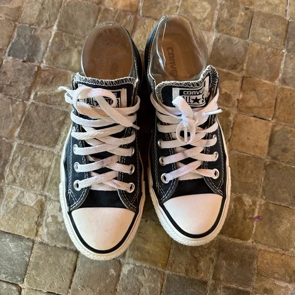 Converse navy and White Low Top Sneakers - Picture 2 of 10